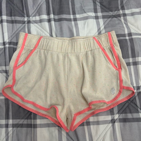 FP movement shorts confetti color size Large cream color with pockets - Picture 1 of 6